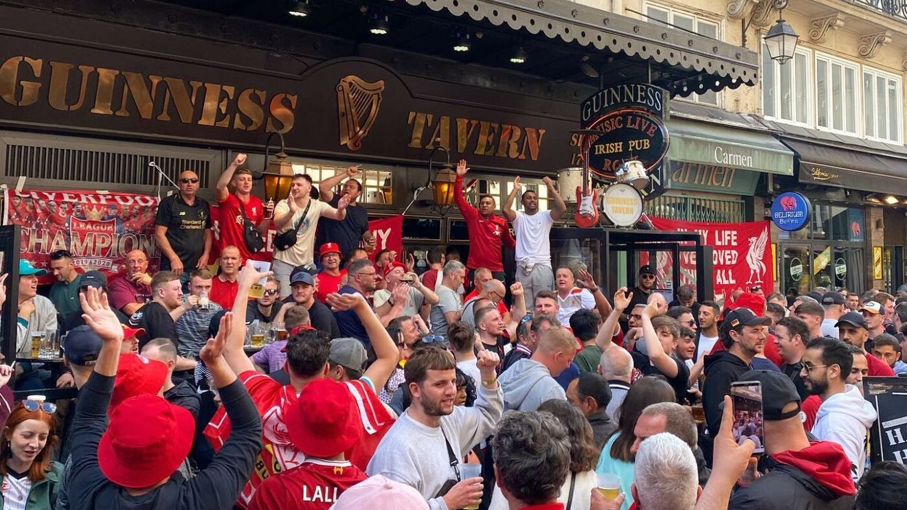 Liverpool, susținută și de fani din România la finala Ligii Campionilor! Peste 70.000 de „cormorani” sunt așteptați la marele meci cu Real Madrid, de la Paris. Cum „s-au încălzit” suporterii | SPECIAL