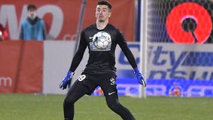 Andrei Vlad a fost scos la pauză de Gigi Becali! Portarul nu are nicio problemă medicală gravă, care să necesite înlocuirea! | EXCLUSIV