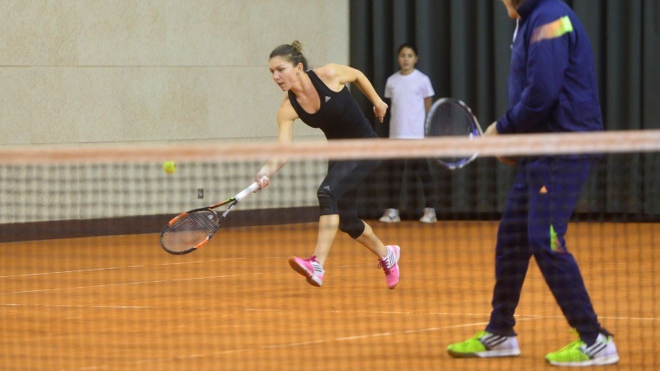 11.000 de euro pentru meciul caritabil cu Halep și Năstase. Simona: "Nu mă așteptam ca cineva să plătească atăția bani să mă vadă. Mi-aș dori să joc și cu Țiriac"