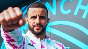 Câți ani de închisoare riscă Kyle Walker, după ce s-a dezbrăcat în public și a hărțuit o tânără într-un bar. Jucătorul de la Manchester City a fost filmat în ipostaze indecente
