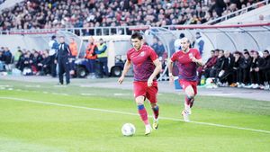 Lotul Stelei îl surclasează pe cel al Rapidului ca valoare de piață! Steliștii nu vor "înghiți" asta prea bine: capitolul la care giuleștenii se uită din avion la ei