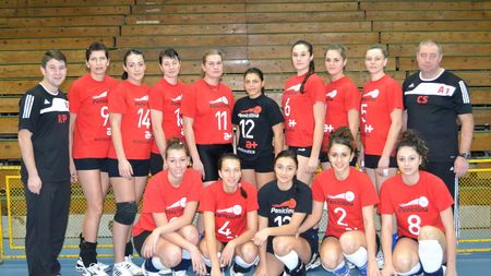 CSM București, Penicilina Iași, CSM Târgoviște și CSM Lugoj, în sferturile Cupei la volei feminin