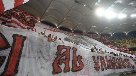 Momente jenante pentru steliști la derby-ul cu Dinamo. Ce s-a întâmplat când fanii dinamoviști au desfășurat coregrafia