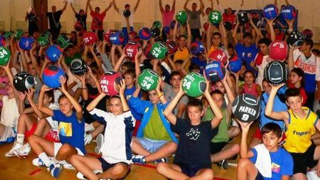 Continuă înscrierile pentru Summer Camp Perform Baschet Brașov 2012