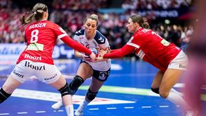 Surpriză uluitoare în semifinala Campionatului Mondial de handbal! Danemarca a avut 6 goluri avantaj în fața Norvegiei, dar apoi s-a întâmplat ceva șocant: cât era scorul în minutul 59:56, când s-a dat lovitură de la 7 metri!