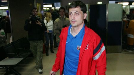 Căpitanul, întâmpinat regește pe aeroport: "Mirel Rădoi este unul dintre noi!"