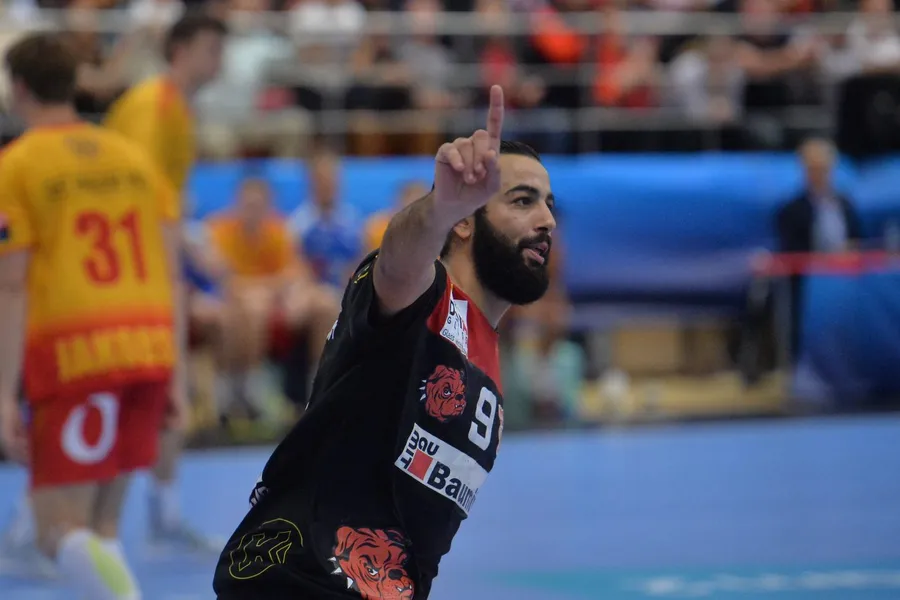 Dinamo București s-a apropiat 