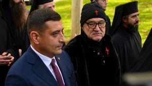 Costul prieteniei Gigi Becali - George Simion. "Am dat 700.000 de euro pentru case şi 100.000 de euro, împrumut, pentru partid"