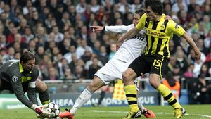 Hummels nu vrea să audă de Barcelona! "Voi rămâne sigur la Dortmund!" Fundașul a fost recuperat pentru finala Ligii