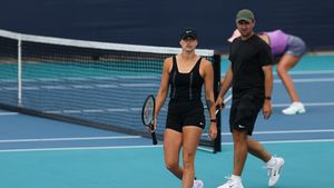 Decizie fără precedent a organizatorilor Miami Open, în privința meciului Aryna Sabalenka - Paula Badosa! Bielorusa nu mai e nevoită să intre pe teren joi, după moartea lui Konstantin Koltsov