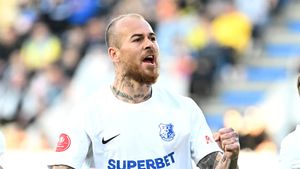 Ce convenție are Denis Alibec cu Gigi Becali. Patronul FCSB anunță: „Mă țin de cuvânt, așa voi face”