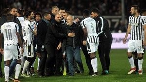 Fiii rusului Savvidis vor „ghilotinarea” lui Răzvan Lucescu de la PAOK. Ce i-au cerut puternicului lor tată