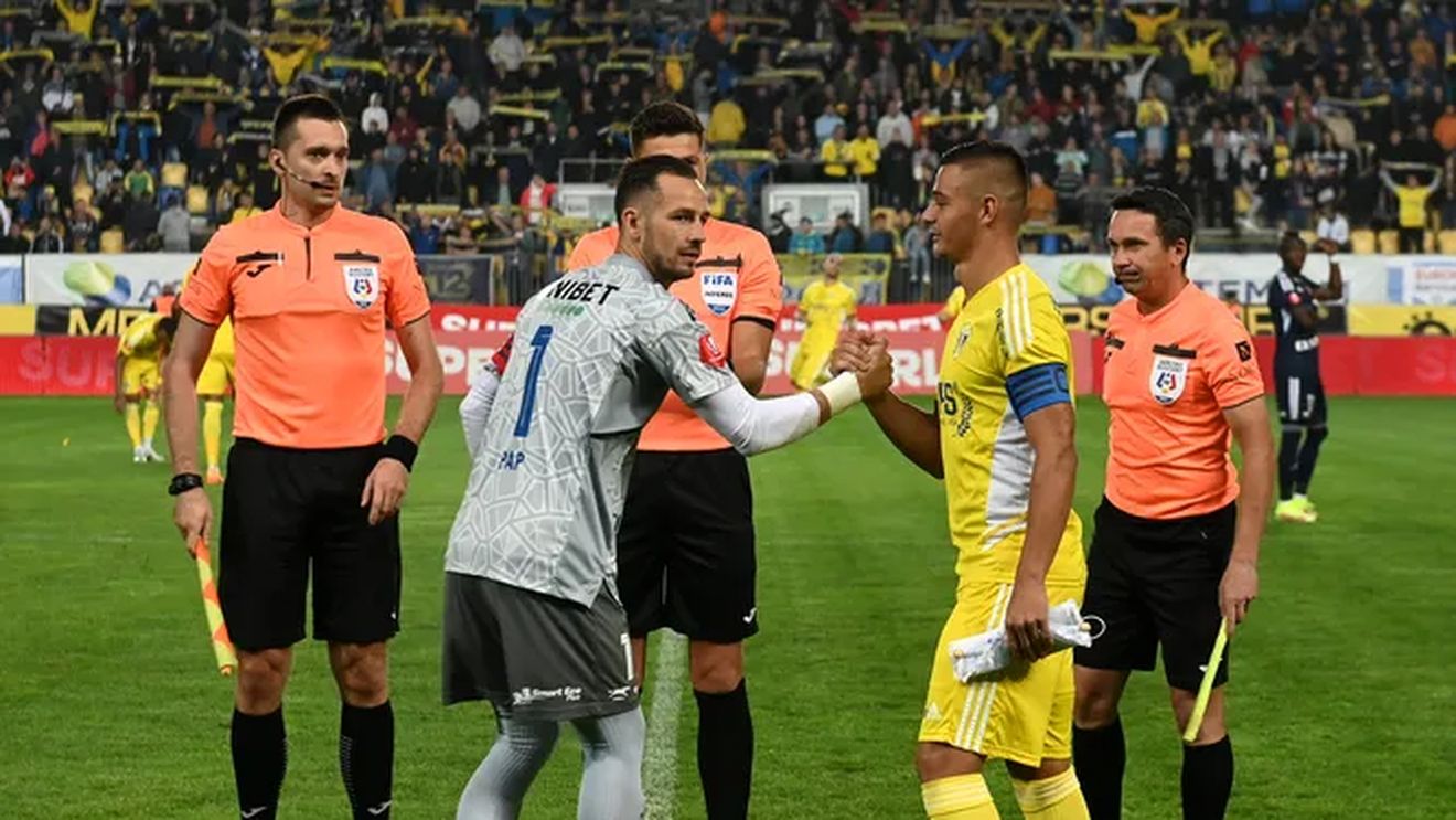 Rivala lui Dinamo în lupta pentru salvarea de la retrogradare vrea să îi dea lovitura și să îi „fure" transferul! „Îl dorim, dar avem o singură condiție” EXCLUSIV