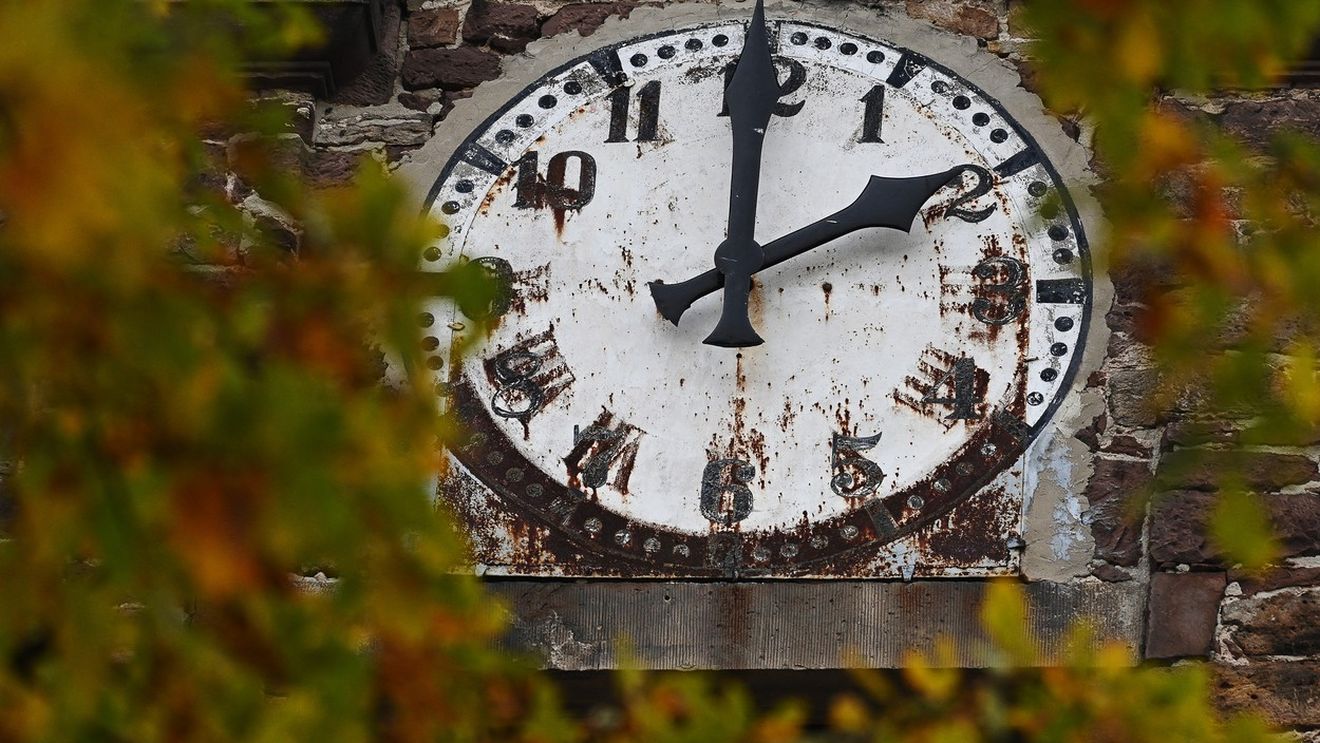 S-a trecut la ora de iarnă în România! Când vor juca duminică FCSB și Dinamo, în Liga 1