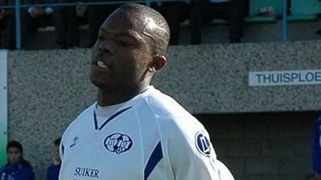 Poli aduce un vârf din Congo