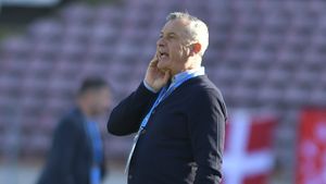 Mircea Rednic anunță cine îi poate lua locul pe banca tehnică a „câinilor”: „Are numai de câștigat, că o are pe Dinamo în CV!”