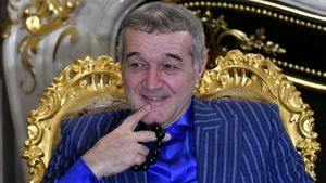 Dan Șucu și Gigi Becali negociază cu același antrenor străin! A fost jucător la Rapid, dar poate semna cu FCSB