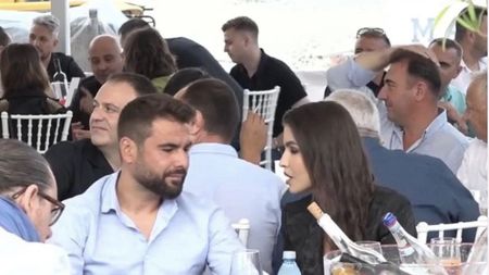 Rapid e umilită în amicale și ia 7 goluri de la Slavia, iar lui Adi Mutu îi arde de petreceri pe șantier, la cort! S-a distrat cu soția Sandra la un party „select”, unde băutura a fost ținută în excavator și roabe!