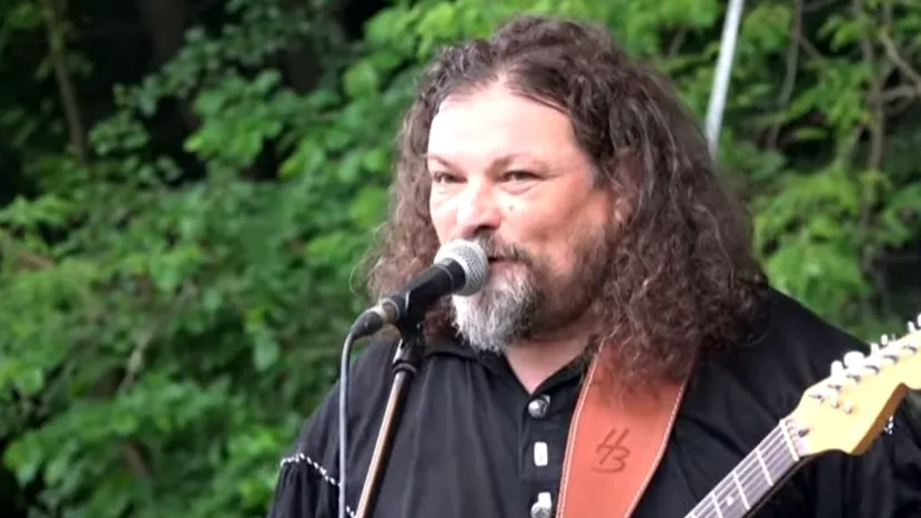 VIDEO / A murit Laci Farkas, solistul şi chitaristul trupei Quo Vadis. Și-a pierdut viața într-un grav accident rutier