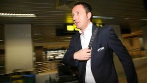 MM a lansat 'BOMBA': Steaua caută atacant la EURO 2012!** Printre ei se află și un campion european! Cele șase variante din care pot alege roș-albaștrii