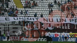 Fanii îl avertizează pe Copos:** "Rapid e un mit, nu un profit!"