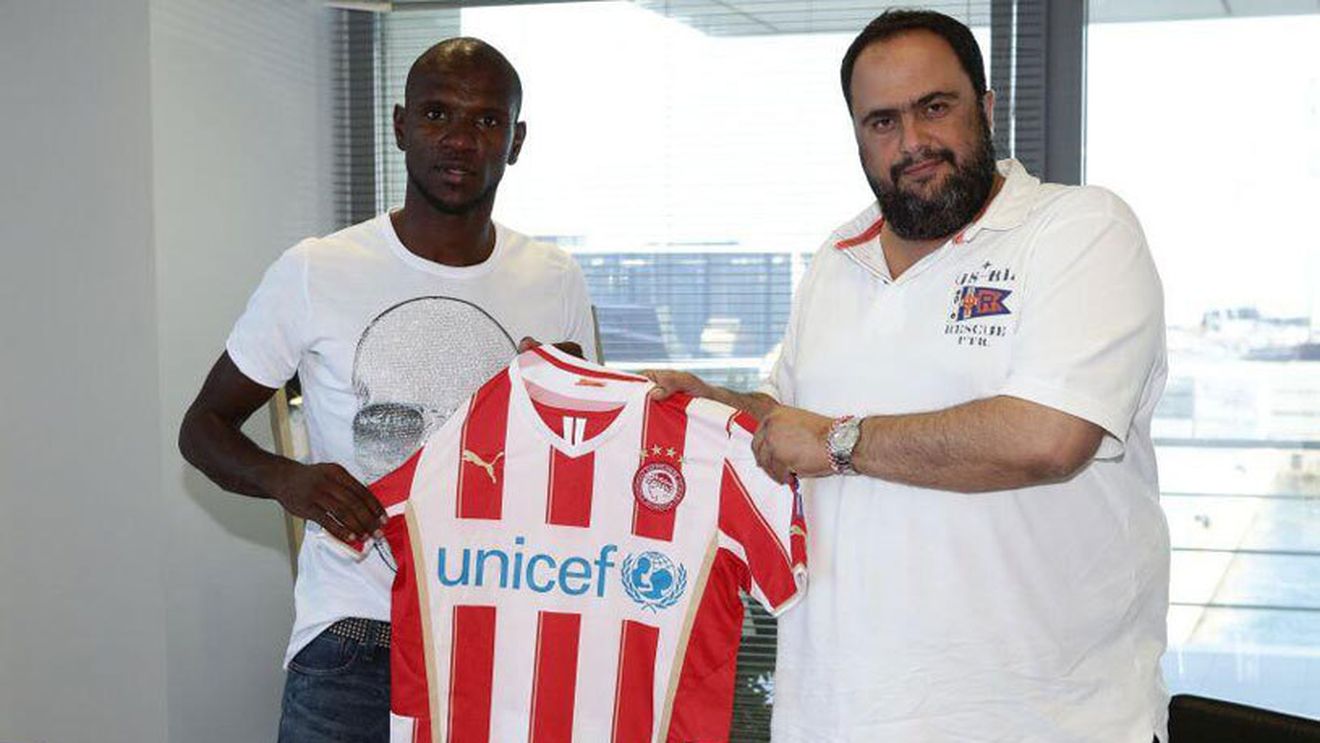Abidal a semnat cu Olympiakos Pireu