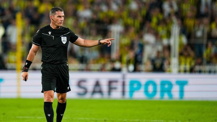 Kovacs, gafă uriașă. A fost salvat de VAR în Champions League