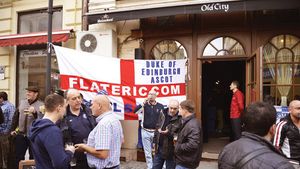 Fanii lui Chelsea nu-l uită pe atacantul spaniol nici atunci când beau bere:** "Torres? Nu îl vrei tu la Steaua?"