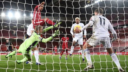 Liverpool, lecție de fotbal fără cinci titulari! Spectacol cu Jota și Firmino și record pe Anfield după victoria cu Leicester