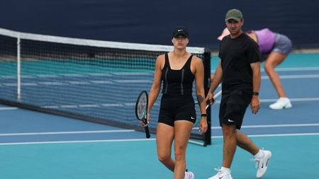 Decizie fără precedent a organizatorilor Miami Open, în privința meciului Aryna Sabalenka - Paula Badosa! Bielorusa nu mai e nevoită să intre pe teren joi, după moartea lui Konstantin Koltsov