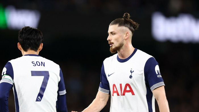 „A fost stăpân!”. Englezii sunt la picioarele lui Radu Drăgușin după ce l-a transformat pe Erling Haaland într-un anonim în Manchester City - Tottenham 0-4