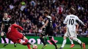 Liga Campionilor | Real - Ajax 1-4. Umilință istorică într-un meci nebun pe "Bernabeu"! Madridul, OUT din trei competiții într-o săptămână. Dortmund - Tottenham 0-1. Reus și Alcacer cu ratările, Kane cu golul