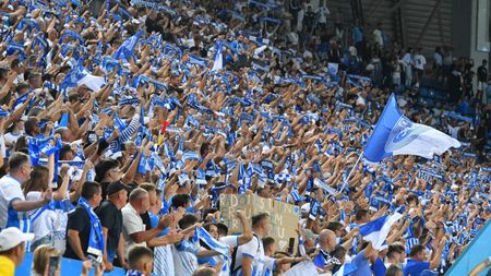 Universitatea Craiova a scăpat doar cu amendă de la UEFA şi va pune în vânzare pachetele pentru meciurile din grupa Conference League. Clubul din Bănie vrea să se vândă bere pe stadioane