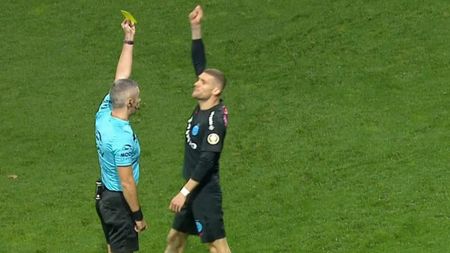 "Îţi îngropi echipa"! Cosmescu şi Zotta l-au făcut "praf" pe Bîrligea după ce a primit cartonaşul roşu: "30 de milioane de euro merită"