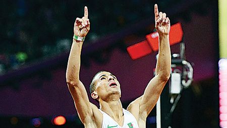 "Scutirea" i-a adus aurul!** Algerianul Taoufik Makhloufi a fost la un pas să nu concureze în finala probei de 1500 m, fiind descalificat pentru non-combat