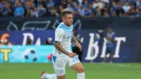 KuPS – Universitatea Craiova. Minge scoasă de pe LINIA PORȚII pe un gazon sintetic înfiorător! Cronica LIVE
