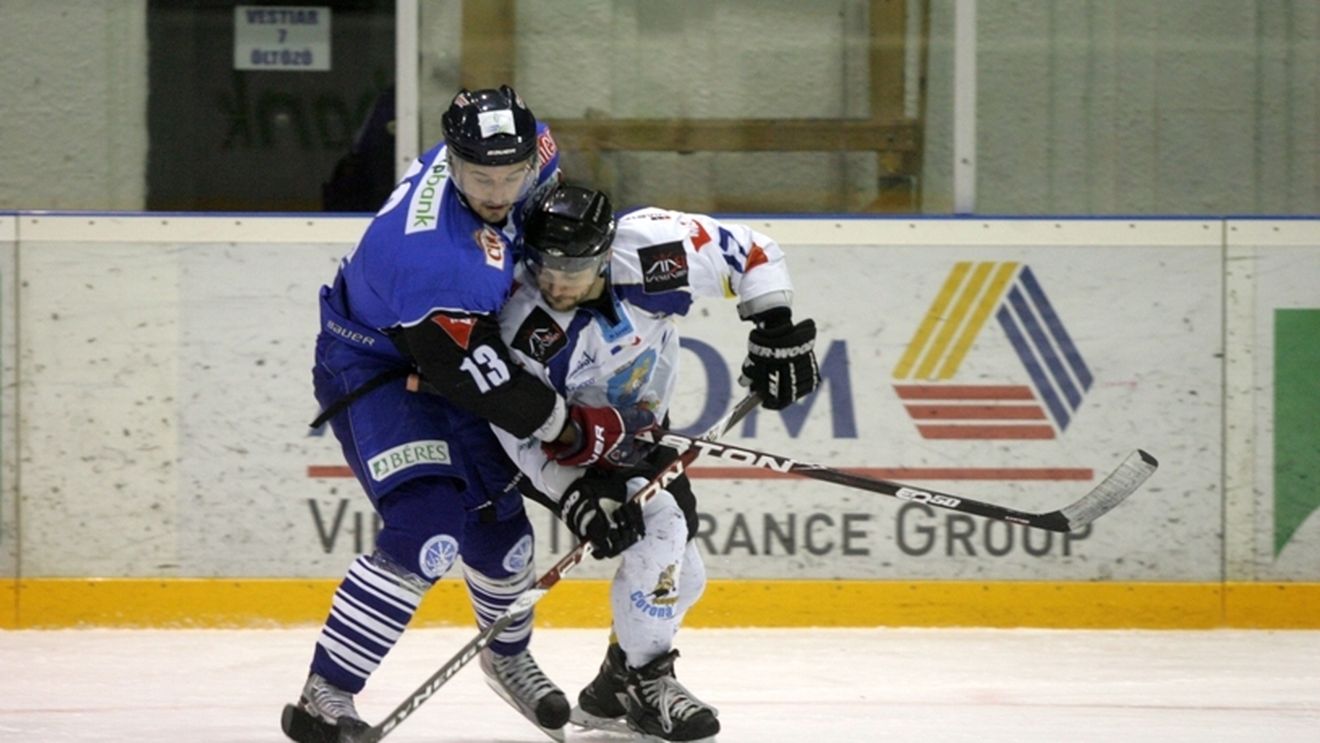 Dramatism în finala de la hochei. Corona, a doua victorie consecutivă cu "gol de aur". Brașovenii sunt la un pas de titlu