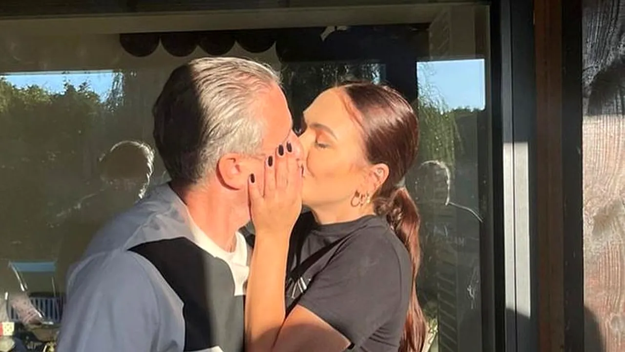 Iubita celebrului antrenor român a stârnit gelozia și furia fostei soții a acestuia, dar fanii sunt încântați de ea: „Semeni cu Georgina lui Cristiano Ronaldo”. GALERIE FOTO