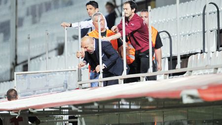 Ciuruiți!** Comisia de Disciplină l-a trimis în tribună două etape pe Lucescu jr, zece luni pe Longo, iar Giuleștiul a primit alte două meciuri cu porțile închise