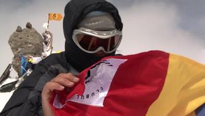 Crina "Coco" Popescu a fost desemnată cea mai de succes tânără alpinistă de către Cartea Recordurilor