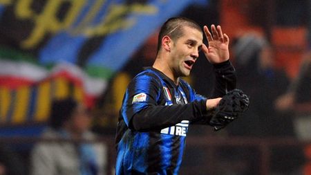 Asta poate fi ȘANSA carierei!** Mourinho îl vrea pentru singurul meci în care poate zdrobi BarÃ§a: "Luptă cu DINȚII pentru Chivu"