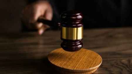 A luat bani şi de la prieteni şi le-a dat țeapă! După 107 fapte de fraudă a fost acuzat de procurori: „Mănânc gratis la restaurantul unui amic, îmi rămân 2 euro pe lună”