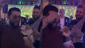 Cristi Manea a „spart” mii de euro la lăutari! Cum a fost „păcălit” de celebrul manelist Tzancă Uraganu | VIDEO