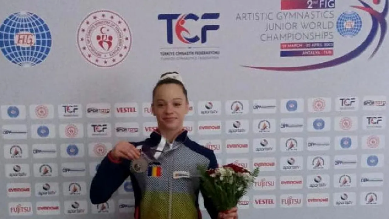 Alexia Vânoagă a cucerit medalia de argint la bârnă, la Campionatele Mondiale de juniori din Antalya! Performanță remarcabilă pentru România | VIDEO