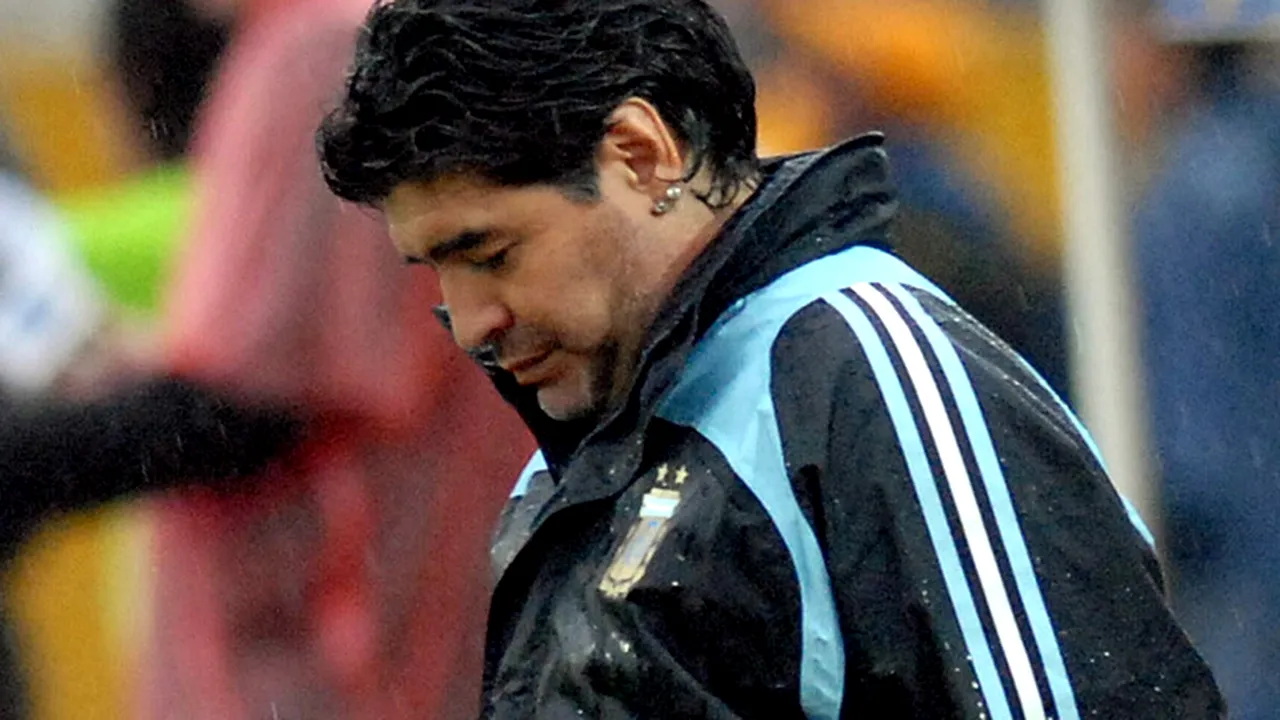 Fiscul italian i-a confiscat cerceii lui Maradona!