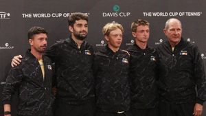 La 17 ani Gabriel Ghețu joacă sub tricolor în Cupa Davis: „Vin și pe jos pentru echipa României”. SPECIAL