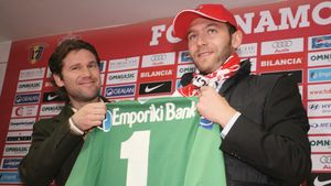 Răducioiu: "Lobonț ar fi titular la AC Milan"