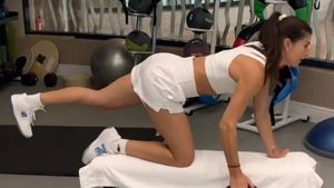 Sorana Cîrstea, mai senzuală ca niciodată! Jucătoarea de tenis a încins atmosfera în sala de forță | FOTO & VIDEO