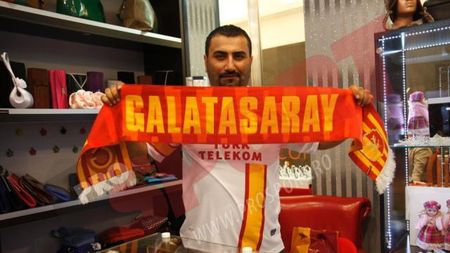 Ultrasul bijutier!** Și-ar da tot aurul pentru Galatasaray, deși trăiește la Cluj! "Am și chiloți cu Galatasaray"