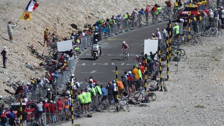 "Gigantul" care curmă vieți! De ce Mont Ventoux este o cățărare legendară și de ce se tem rutierii de Muntele "Chel"